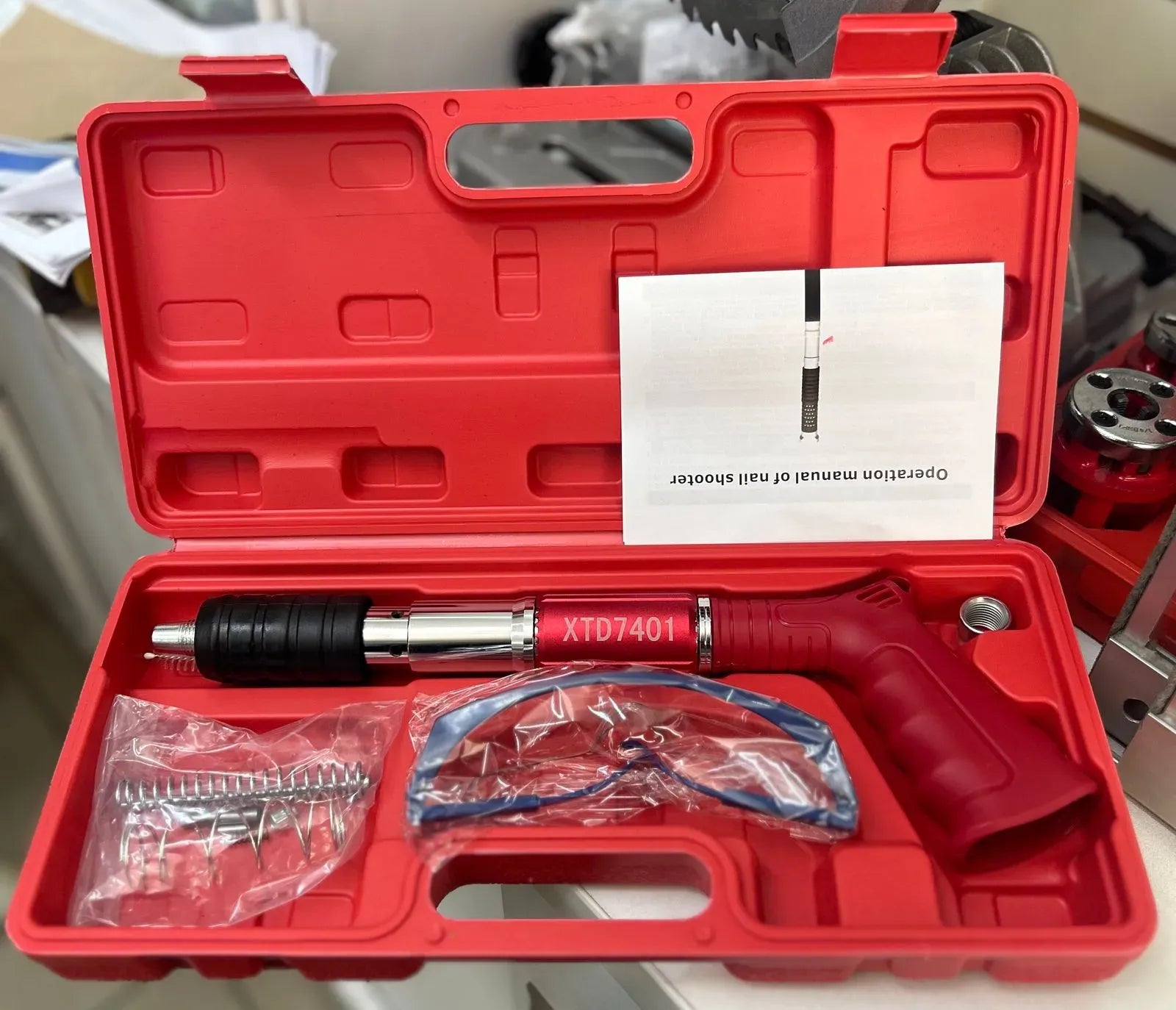 NUEVA PISTOLA REMACHADORA 2024 🎁LLEVATE DE REGALO 100 CLAVOS FULMINATES🎁