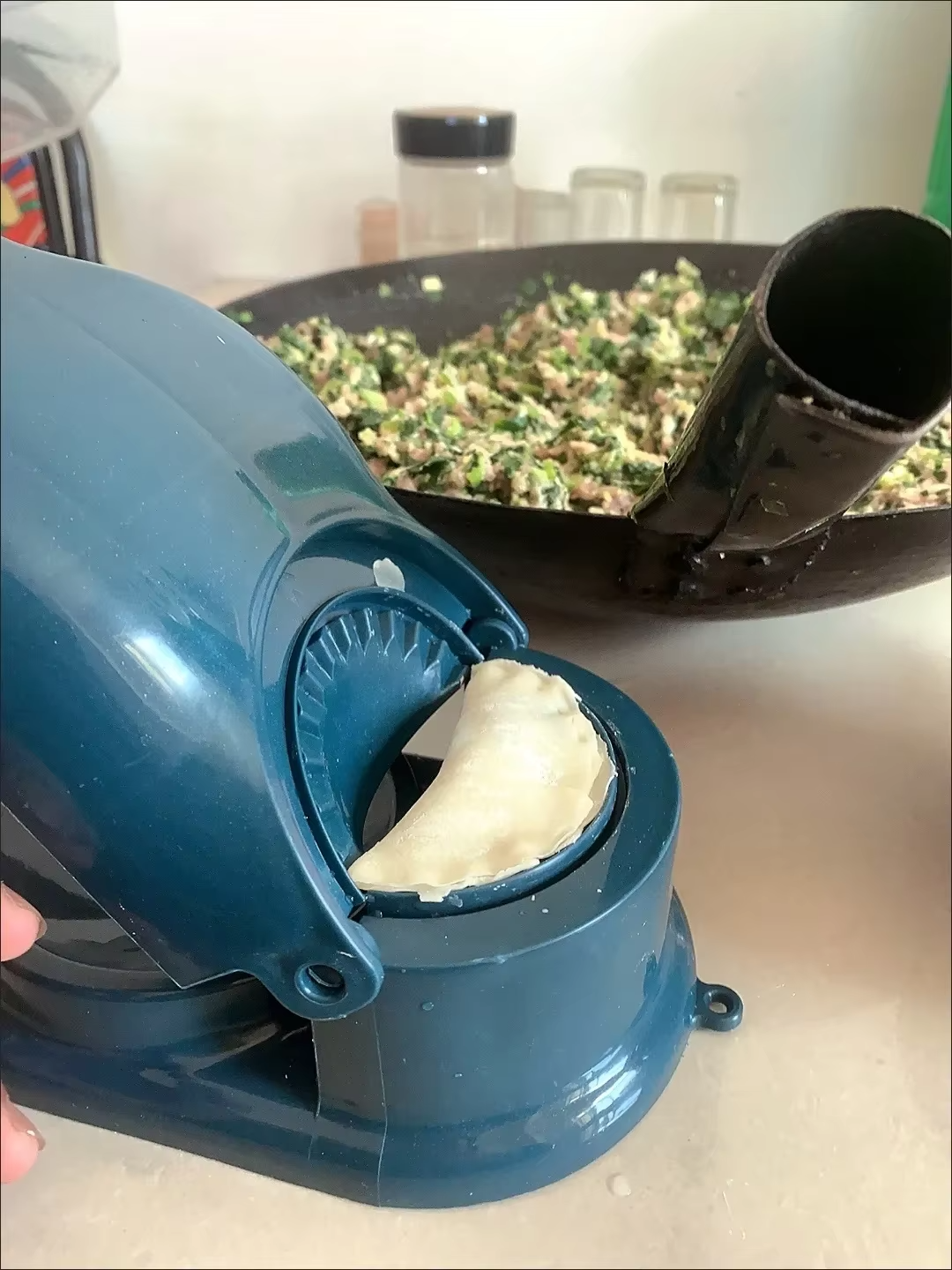 MÁQUINA DE EMPANADAS 2 EN 1 PREMIUM